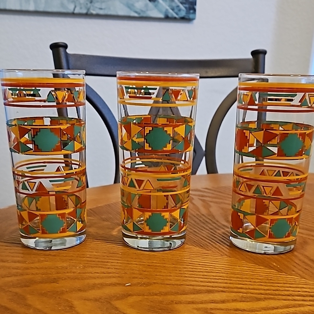 Beautiful Aztec style vintage Culver glasses
